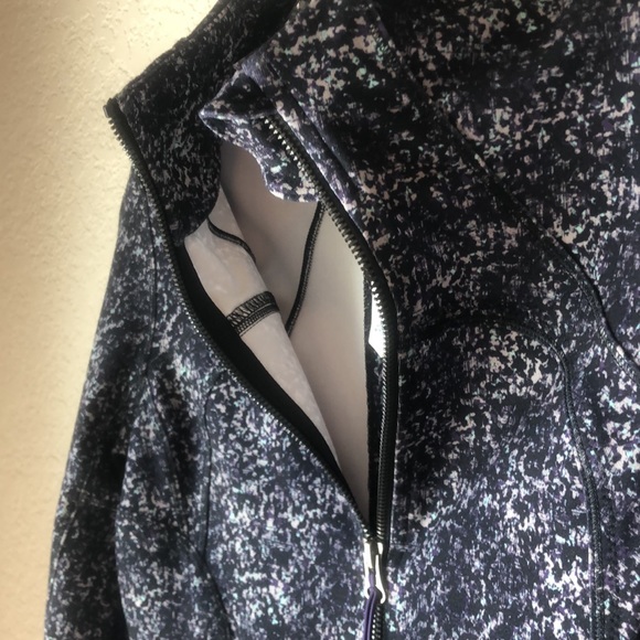 Lululemon Forme Jacket - Picture 8 of 16